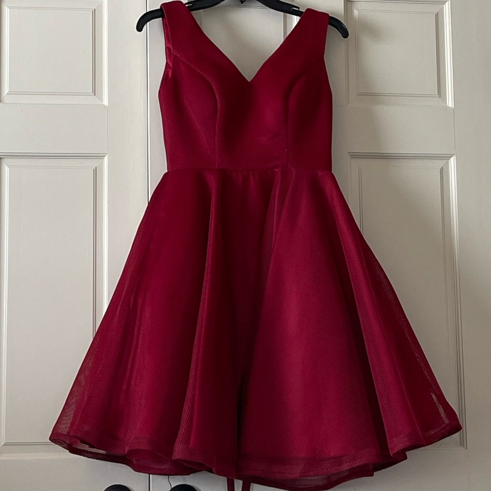 Formal maroon dress, never been worn, size XS